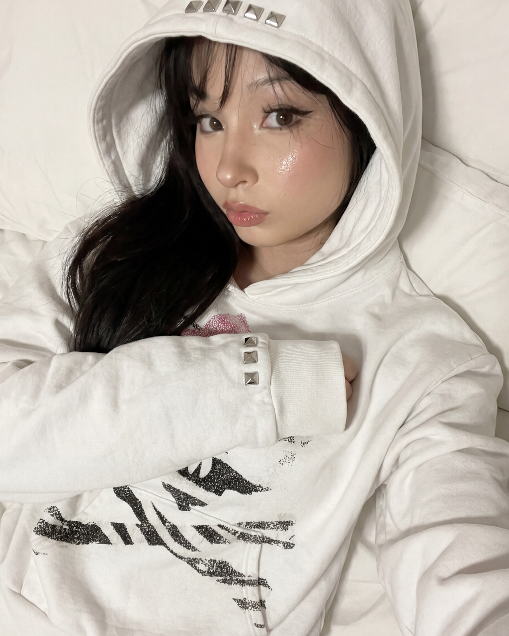 "PORCELAIN" HOODIE